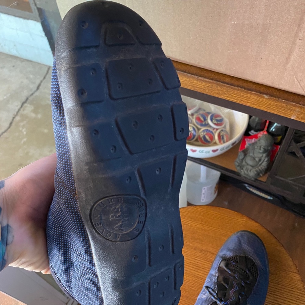 Shoes - Picture 3 of 4